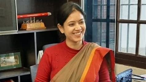 Tanu Jain IAS – Age, Biography, Husband, Family, Current Posting and More – 8 Billion Voices