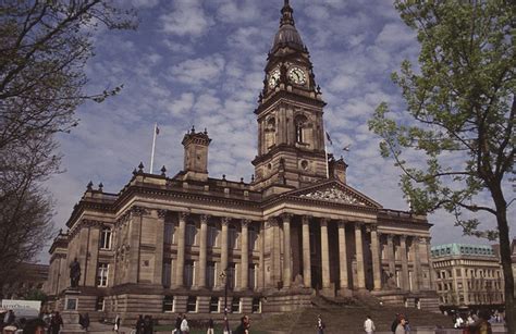 Bolton Town Hall © Stephen McKay cc-by-sa/2.0 :: Geograph Britain and Ireland