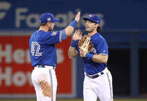 Blue Jays: What should the team do with Randal Grichuk?