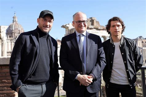 Tom Holland Gets A Special Tour of Rome From 'Roma' Director Francesco ...