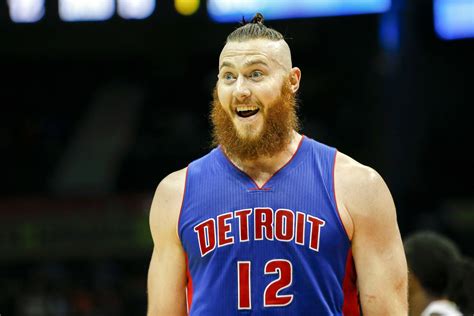 Detroit Pistons: Aron Baynes undecided on player option