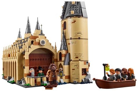 LEGO Harry Potter - 75954 Hogwarts Great Hall - Side View | The Brothers Brick | The Brothers Brick