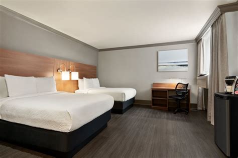 Days Inn by Wyndham Vancouver Downtown | Vancouver, BC Hotels