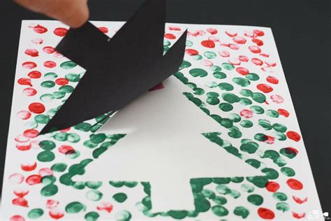 Christmas Tree Thumbprint Art Craft | Preschool christmas crafts ...