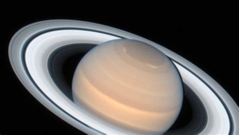 Watch Saturn Spin in this Awesome Hubble Time-Lapse - Space Showcase