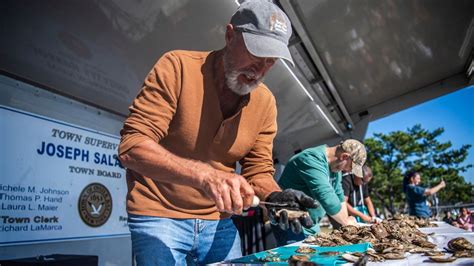 Oyster Festival returns to Oyster Bay after 2-year pandemic hiatus - Newsday