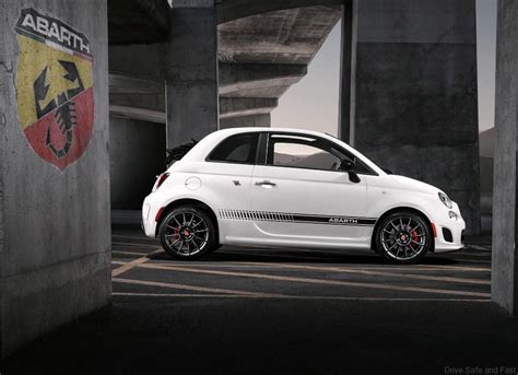 Abarth Fiat 500 Owners Get Exclusive Drive Experience