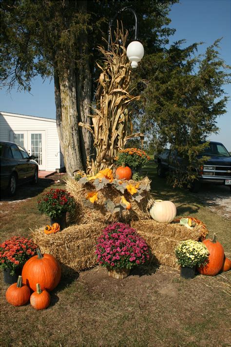 10+ Outside Fall Decoration Ideas