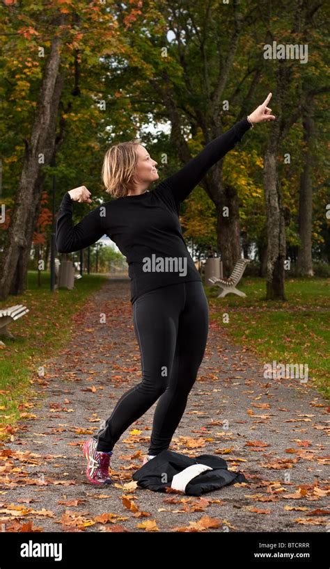 Victory pose hi-res stock photography and images - Alamy