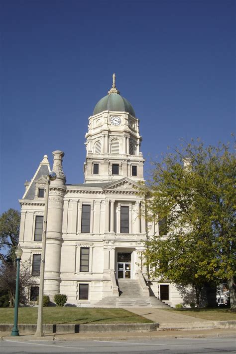 Places To Go, Buildings To See: Whitley County Courthouse - Columbia City, Indiana