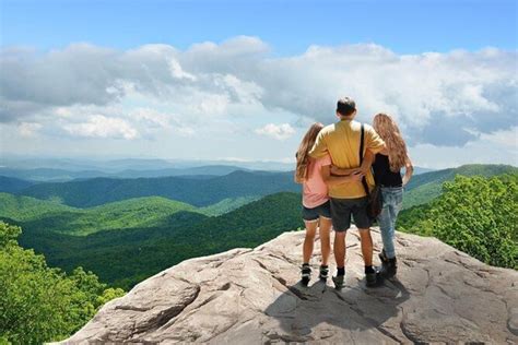 Waterfalls and Blue Ridge Parkway Hiking Tour with Expert Naturalist