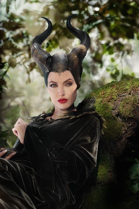 Angelina Talks About How Awesome Maleficent Is – Ani & Izzy