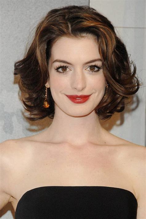 Anne Hathaway Haircut - 35 Anne Hathaway's Stylish Hair Looks - Haircuts & Hairstyles 2018