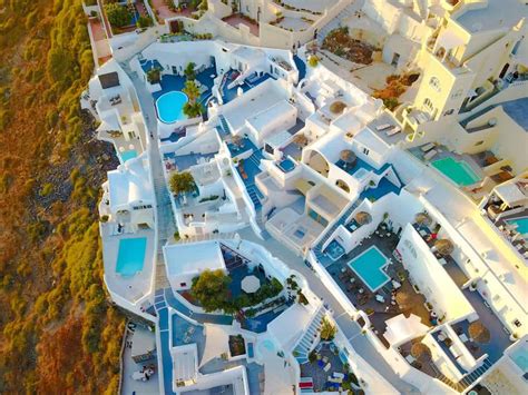 How to have the perfect Santorini Honeymoon | Greece Travel Secrets