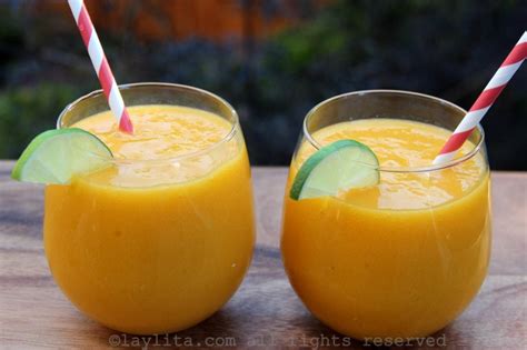 Mango passion fruit smoothie - Laylita's Recipes