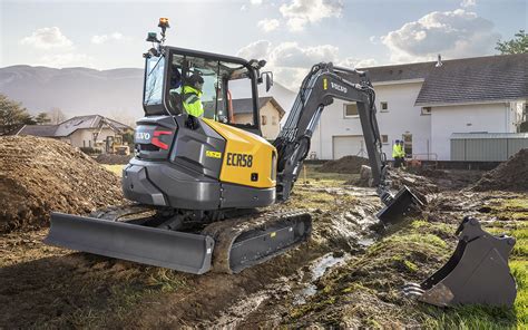 Volvo CE introduces 2 new short swing compact excavators