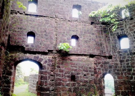 vijaydurg fort and beach photo gallery - sindhudurg district | Konkan ...