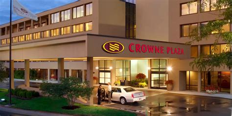 Hotel Specials for Crowne Plaza Indianapolis-Airport