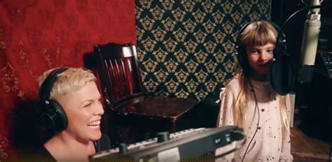 VIDEO: Check out Pink and her daughter Willow’s adorable duet