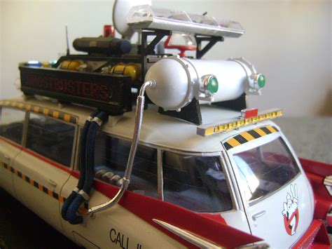 GHOSTBUSTERS Ecto-1A -- Plastic Model Car Kit -- 1/25 Scale -- #750 pictures by ineumann ( Brazil )