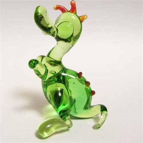 Glass Dragon Figurine | Dragon figurines, Glass animals, Animal figurines