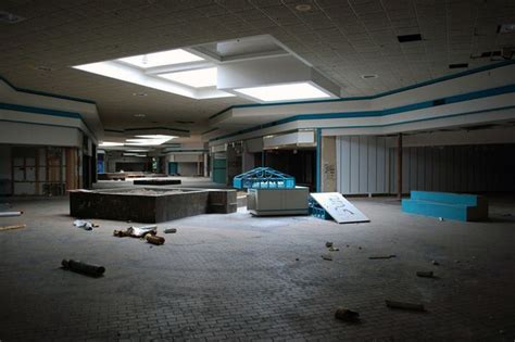 Abandoned Malls in the USA (66 pics)