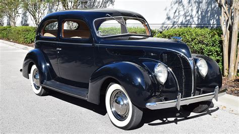 1938 Ford Deluxe Slantback Sedan | J121 | Kissimmee 2017