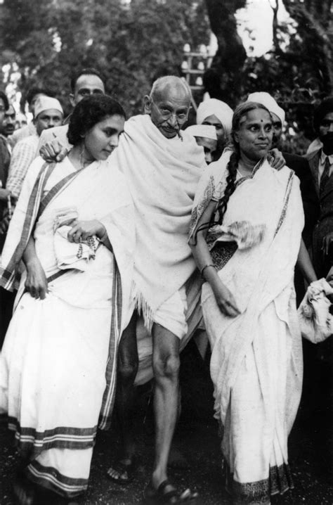 Rare and unseen pictures of Mahatma Gandhi | Rare photos, Mahatma ...