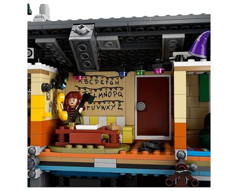 LEGO Set 75810-1 The Upside Down (2019 Stranger Things) | Rebrickable ...