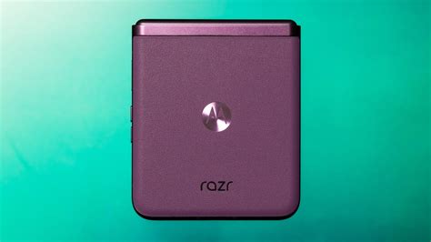 Motorola Razr 2023: A $700 Foldable That Trades Features for Style - CNET