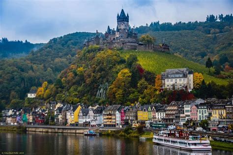 Cochem es una pequeña ciudad pintoresca en Renania- Palatinado ...