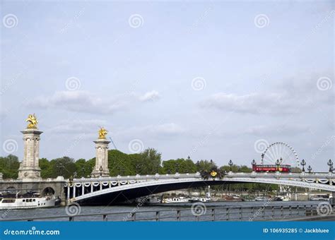 Statues of Pont Alexandre III Editorial Image - Image of regarded ...