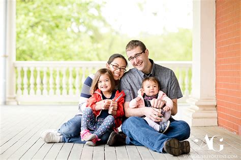 Roger Williams Park Family Portrait | Providence, RI - Aubrey Greene Photography