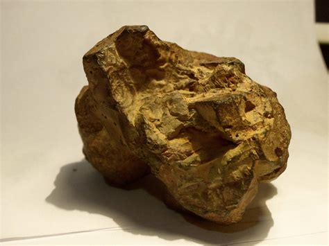 Rock identification: meteorite or lava? - Earth Science Stack Exchange