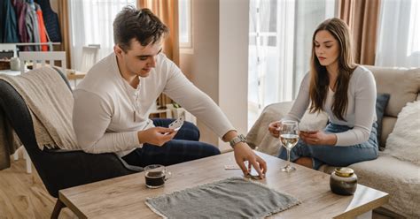 10 Card Games For Couples To Play Together - Celebrity Parents Magazine