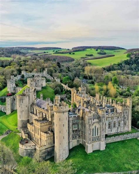 Arundel Castle in West Sussex, ENGLAND🏴󠁧󠁢󠁥󠁮󠁧󠁿 | Arundel castle, English ...