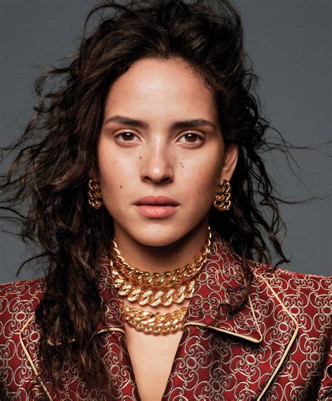 The 28 Best Gold Chain-Link Necklaces for Every Kind of Mood | Vogue