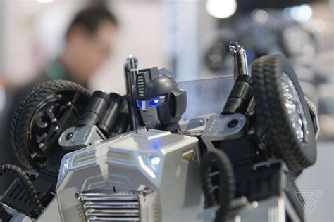 This Real-life Transformer Robot Might Be The Coolest Toy Ev