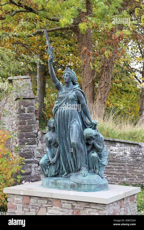 Statue of boudica hi-res stock photography and images - Alamy