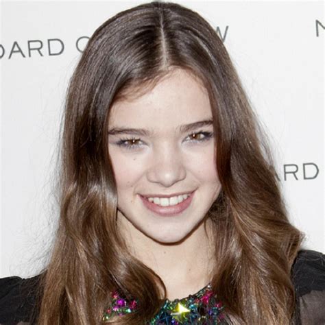 Hailee Steinfeld Net Worth (2021), Height, Age, Bio and Facts