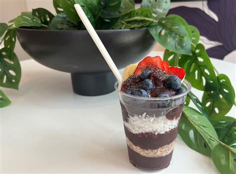 Oakberry açai bowl and smoothie chain opening in Vancouver - Vancouver Is Awesome