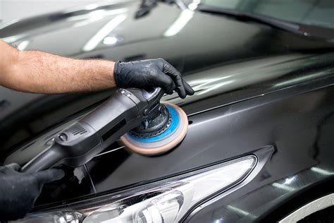 Car polishing: Is using a machine better than using your hands? | Torque