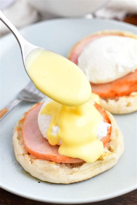 Eggs Benedict with Easy Homemade Hollandaise Sauce