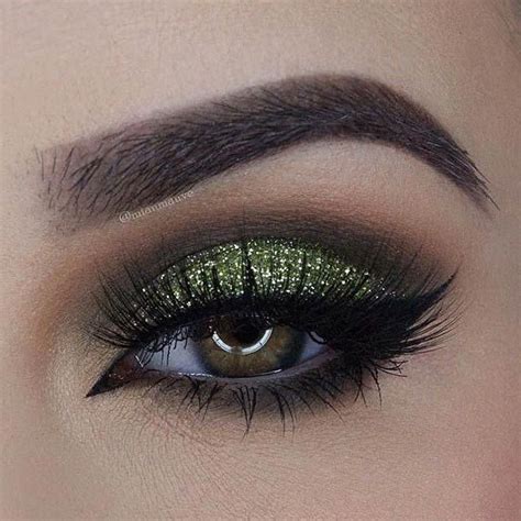 The Best gold green eye makeup #goldgreeneyemakeup | Holiday makeup looks, Makeup for green eyes ...