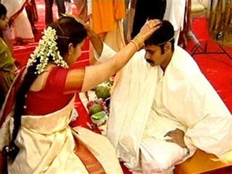 Pawan Kalyan Marriage | Renu Desai Wedding Divorce | Rare Unseen Pictures - Filmibeat