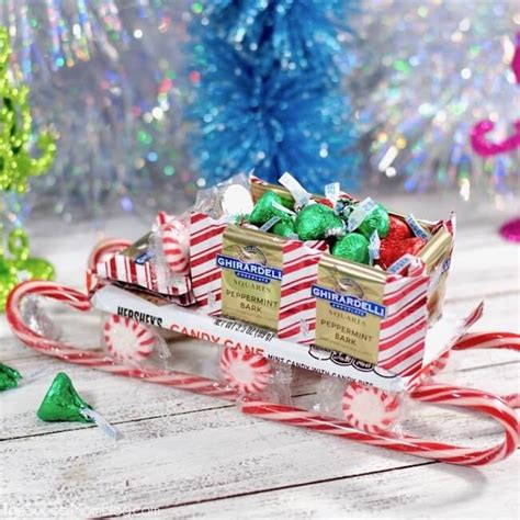 Candy Cane Sleigh (with Video Tutorial) - The Soccer Mom Blog