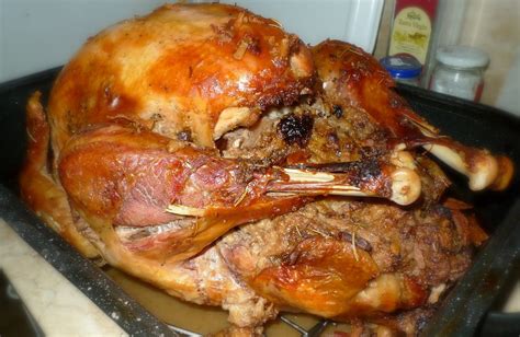 I AM A FOODIE: Roast Turkey with Stuffing