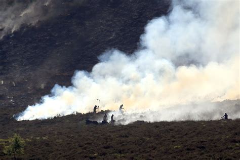 Saddleworth Moor fire: ‘Heavy attack’ planned to combat unprecedented blaze - Sunday Post