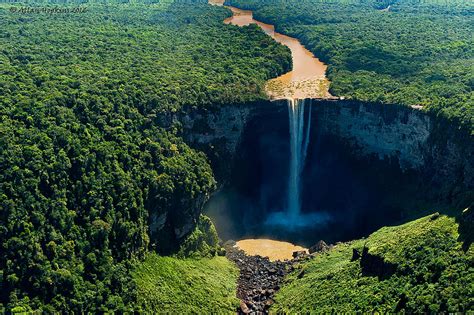 Chutes de Kaieteur, Guyana : La plus belle cascade au monde