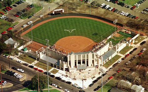 University of Texas at Austin McCombs Women Softball Field - Marmon Mok Architecture